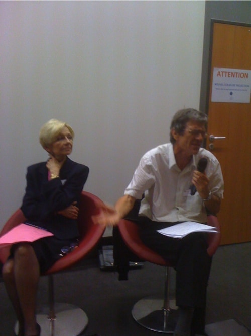 Anne Marie Comparini, ancienne présidente du Conseil régional Rhône-Alpes et Bernard Husson économiste, aujourd'hui, président délégué du Conseil lyonnais pour le respect des droits, participaient au débat.